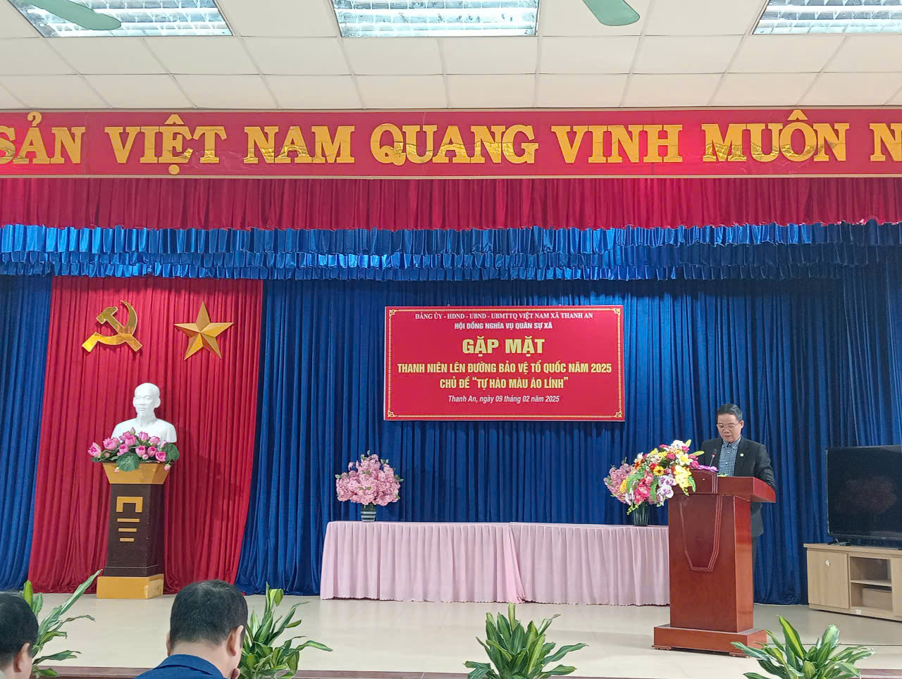 gặp mặt thanh niên.jpg